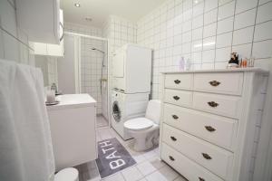 Koupelna v ubytování Vika I, As Home