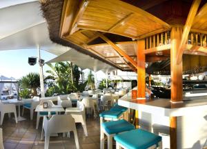 En restaurang eller annat matställe på Playa Miguel Beach Club