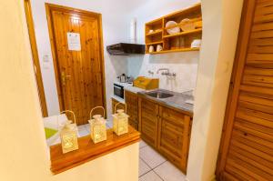 A kitchen or kitchenette at Olive Grove View