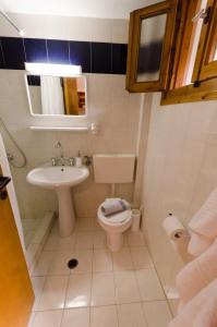 A bathroom at Olive Grove View