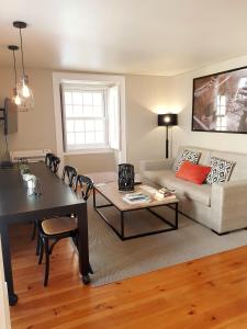 Gallery image of Lisbon Finestay Bica Apartment in Lisbon