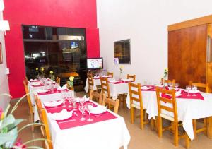 ห้องอาหารหรือที่รับประทานอาหารของ Hotel del Sur