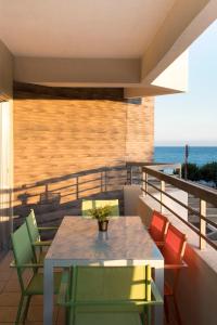 Galería fotográfica de Eden Beach Apartment 207 en Limassol