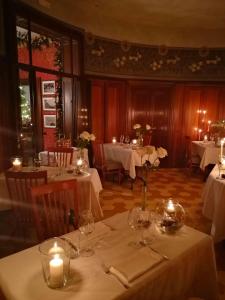 Restoran või mõni muu söögikoht majutusasutuses Al Borducan Boutique Hotel