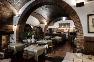 En restaurant eller et andet spisested på Hotel Aganoor