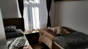 Foto dalla galleria di Sarolt Apartman a Veszprém