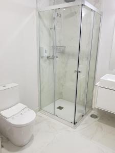 Bilik mandi di Basto Vila Hotel +39 gambar