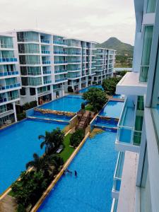 Bazén v ubytování My Resort Huahin C605 nebo v jeho okolí