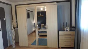 Łóżko lub łóżka w pokoju w obiekcie Apartament Krystyna