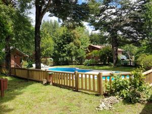 A piscina localizada em Santa Maria Pucon ou nos arredores