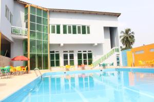 Πισίνα στο ή κοντά στο Paradisia Hotel