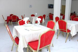 Μια τηλεόραση ή/και κέντρο ψυχαγωγίας στο Paradisia Hotel