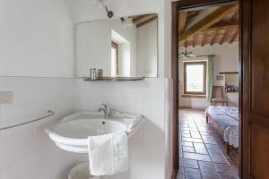 Agriturismo Il Poggio degli Scoiattoli tesisinde bir banyo