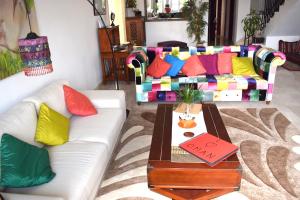 A seating area at Lana Villa