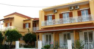 The building in which az apartmanhoteleket is located