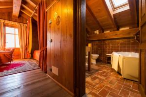 Koupelna v ubytování Hotel Lyshaus + 37 fotografií