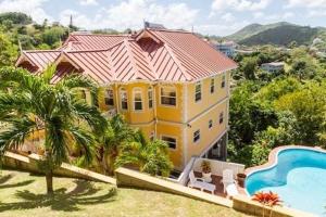 Bazén v ubytování Paradise Cove nebo v jeho okolí
