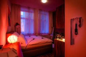 Fotografia z galérie ubytovania Fifty Shades of Gray studio, city center v destinácii Hradec Králové