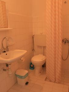 Koupelna v ubytování Rent Rooms Katerina