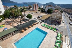 A view of the pool at Reis Maris Hotel or nearby