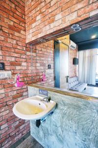 Koupelna v ubytování Cube Bed Station & Tours Sdn Bhd