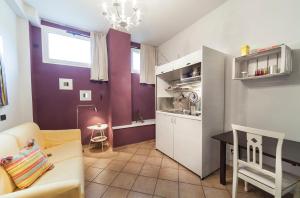 Kuchyňa alebo kuchynka v ubytovaní AbitaRoom Wine Mini-Flat
