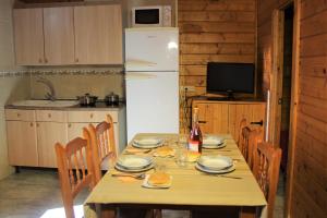 Kuchyň nebo kuchyňský kout v ubytování Camping & Bungalows Oasis