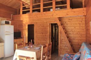 Kuchyň nebo kuchyňský kout v ubytování Camping & Bungalows Oasis