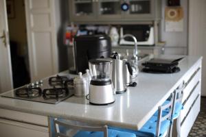 A kitchen or kitchenette at Acquadellarte B&B