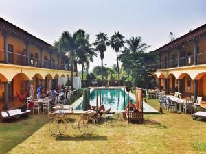 Hồ bơi trong/gần Sur La Mer