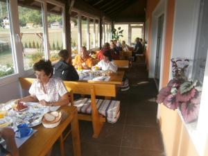 Reštaurácia alebo iné gastronomické zariadenie v ubytovaní Plitvice Pension Perisic