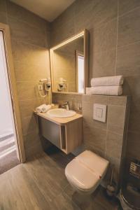 Kúpeľňa v ubytovaní Hotel Nova Bentbaša + 37 fotografií