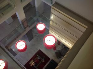 Ein Sitzbereich in der Unterkunft Ramada by Wyndham Panama Via Argentina