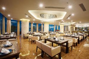 Restaurace v ubytování Avatar Danang Hotel
