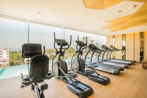 Fitness centrum a/nebo fitness zařízení v ubytování Arize Hotel Sri Racha