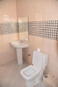 Mara Frontier Hotel的一间浴室