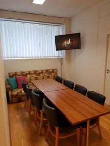Sjónvarps- og/eða afþreyingartæki á EHE Hostel