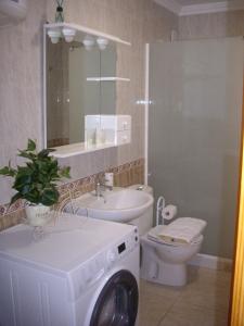 Ένα μπάνιο στο Apartamento Celimar +25 φωτογραφίες