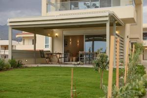 Vonkajšia záhrada v ubytovaní Rodia Beach Suites