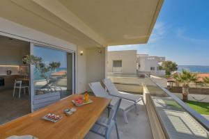 Balkón alebo terasa v ubytovaní Rodia Beach Suites