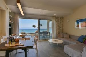 Posedenie v ubytovaní Rodia Beach Suites