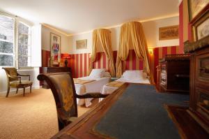 Posezení v ubytování Hotel Restaurant des Deux Rocs