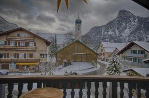 Nespecifikovaný výhled na hory nebo výhled na hory při pohledu z hotelu