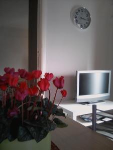 A television and/or entertainment centre at La Graziosa Dépendance
