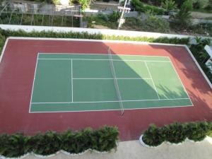 an overhead view of a tennis court at Apartamento Cartagena Alquiler - Edif Seaway 935 in Cartagena de Indias
