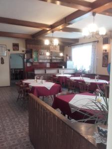 A restaurant or other place to eat at Gasthof Steiner