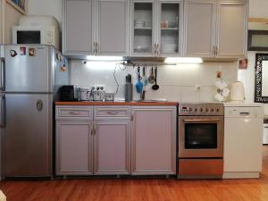 Dapur atau dapur kecil di Apartment White Lily of Budva