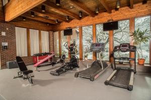 Fitness centrum a/nebo fitness zařízení v ubytování Valhalla Hotel & Conference Centre