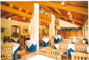 Restauracja lub miejsce do jedzenia w obiekcie Hotel Ristorante La Casona