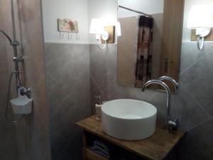 Kúpeľňa v ubytovaní Apartment "Happiness" near metro and center + 26 fotografií
